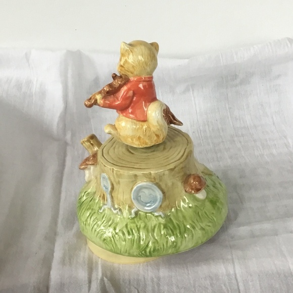 Hey diddle diddle. The cat and fiddle music box, wind up music box- like new - Picture 7 of 7